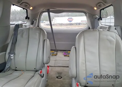 2013 Toyota Sienna Xle 7-Passenger z USA, uszkodzony, nr VIN 5TDDK3DC0DS054094